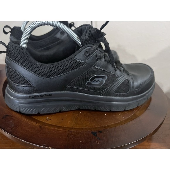 Sketchers Slip Resistant Relaxed Memory Foam Work Shoes Size 10.5 Black Sneakers